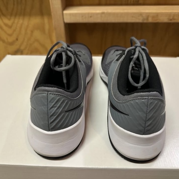 Men's Nike Sneakers Grey/Black/White Size 13 Like NEW! - Picture 5 of 10